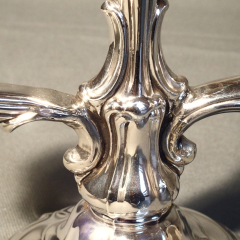 Bouts de table en argent zoom
