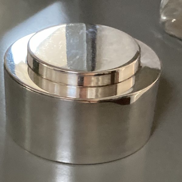 Boite ronde carrée