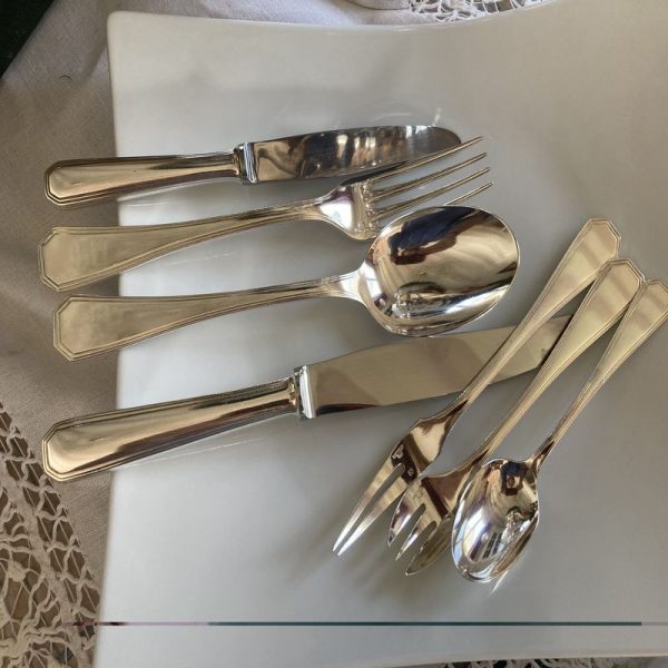 Ménagère 90 pièces Christofle modèle AMERICA