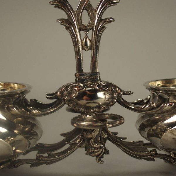 Huilier-vinaigrier de style Napoléon III en argent