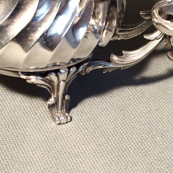 Huilier-vinaigrier de style Napoléon III en argent