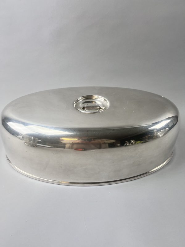 Cloche ovale de service  en métal argentée