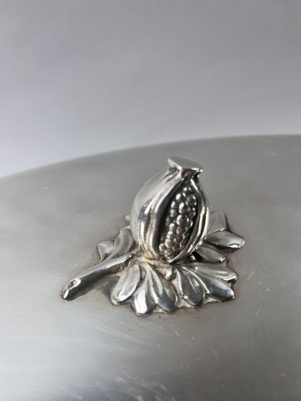 Cloche de service ovale ruban croisé avec plat – Image 3