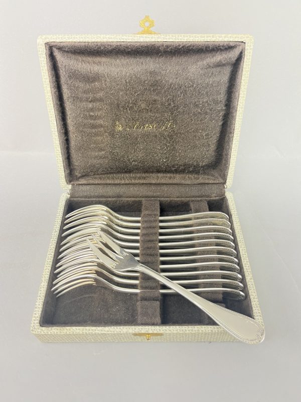 12 Fourchettes à gâteaux Christofle modèle Malmaison – Image 2