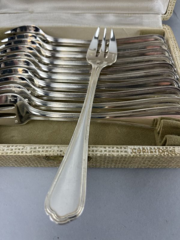 12 Fourchettes à huîtres modèle SPATOURS Christofle – Image 3