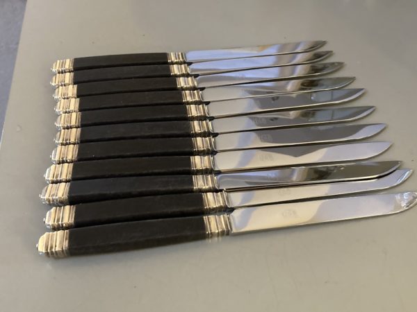 12 Couteaux de table manche en ébène style empire