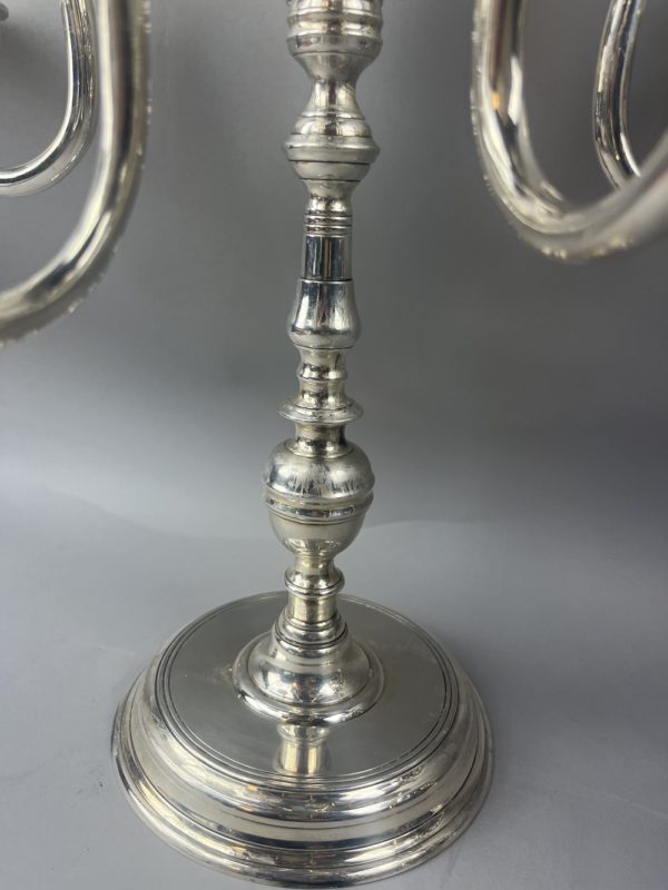 Paire de candélabres cinq branches articulées métal argenté – Image 5