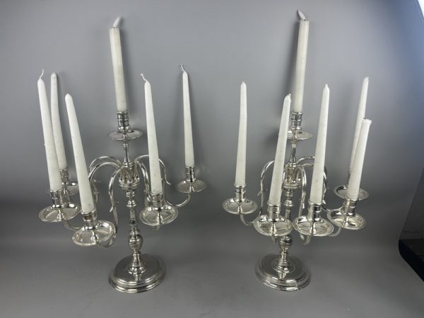 Paire de candélabres cinq branches articulées métal argenté
