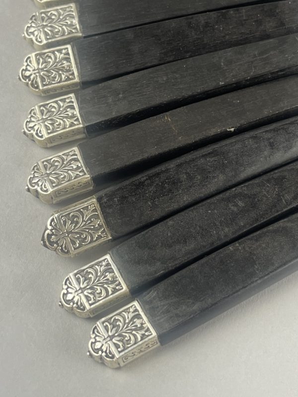 12 Couteaux à fromage manche en ébène virole argent – Image 2