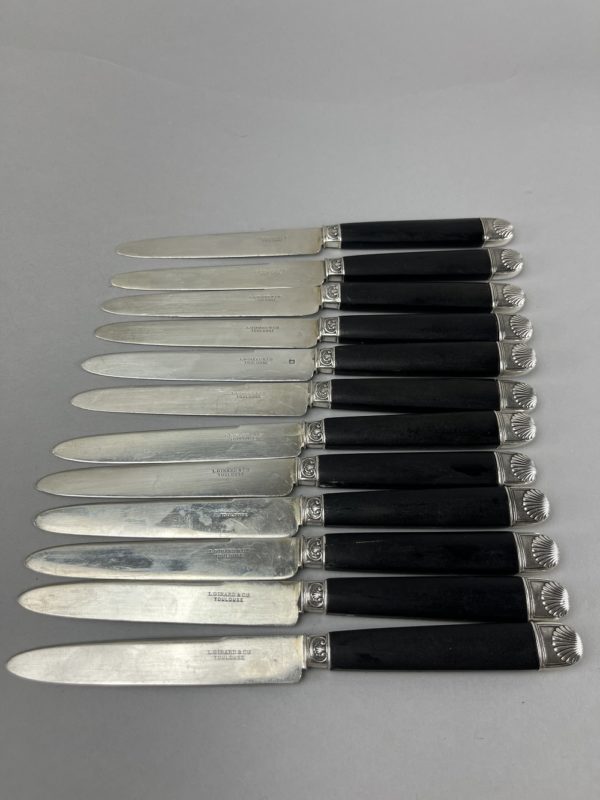 12 Couteaux à fruit manche en ébène lames et viroles en argent – Image 5
