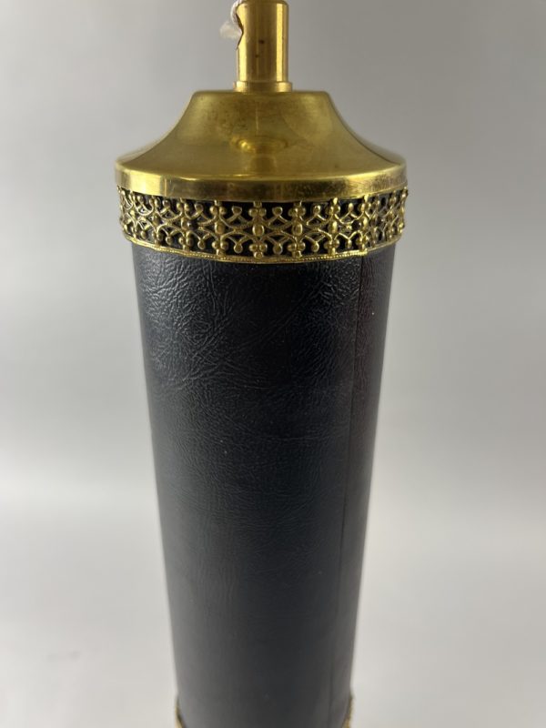 Lampe de table  en cuir noir  et laiton – Image 4