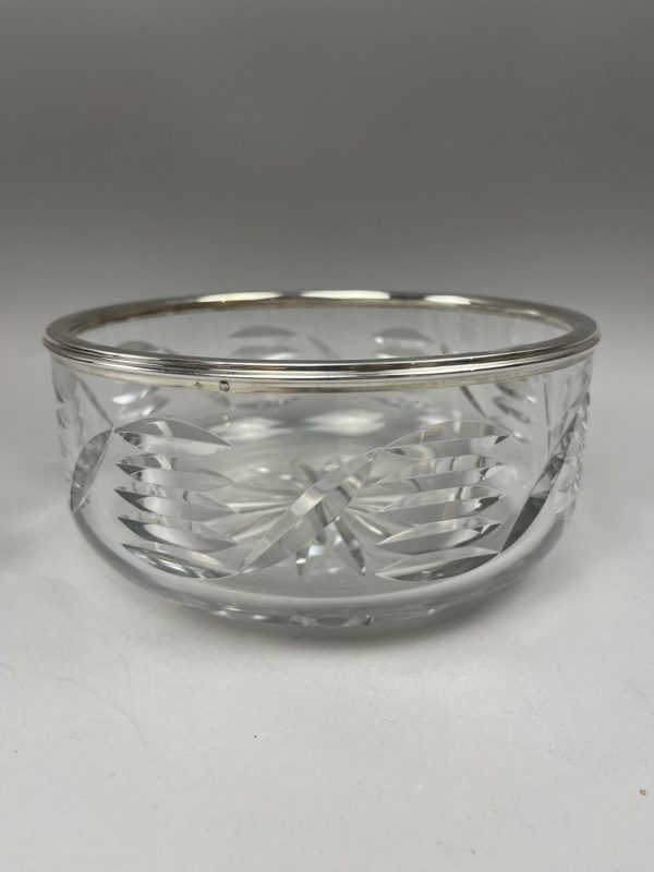 Saladier en verre cerclé argent décor gouttes et croisillons