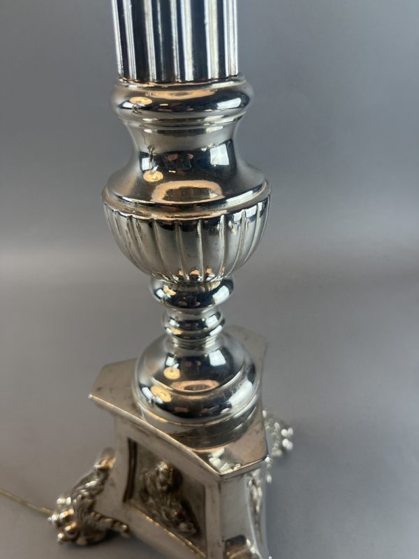 Paire de lampes tripode en bronze argenté – Image 6